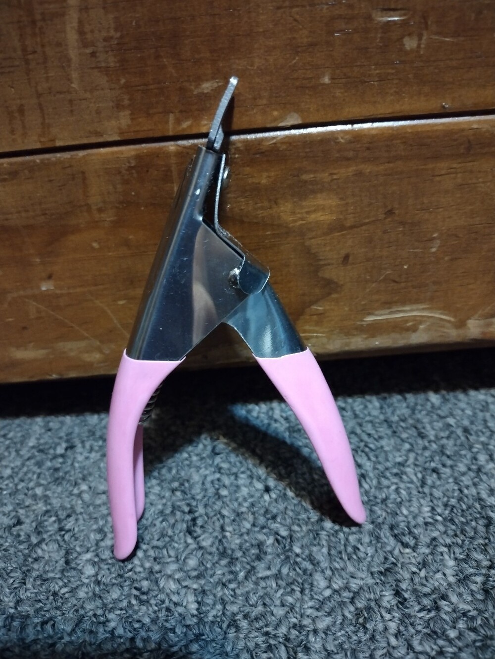 Small Dog Pink Handheld Nail/Tag Clippers - Stainless Steel with Pink Handles